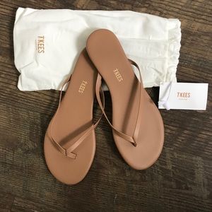 TKEES neutral, tan sandals